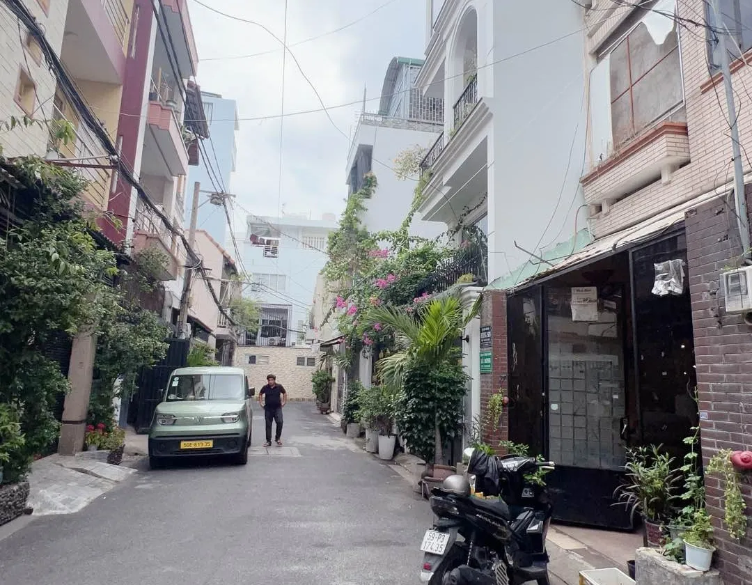 Bán nhà riêng 3 tầng tại phường Phú Nhuận, khu dân trí cao, diện tích 73 m2... Bán nhà riêng tại Phú Nhuận, Hồ Chí Minh 01