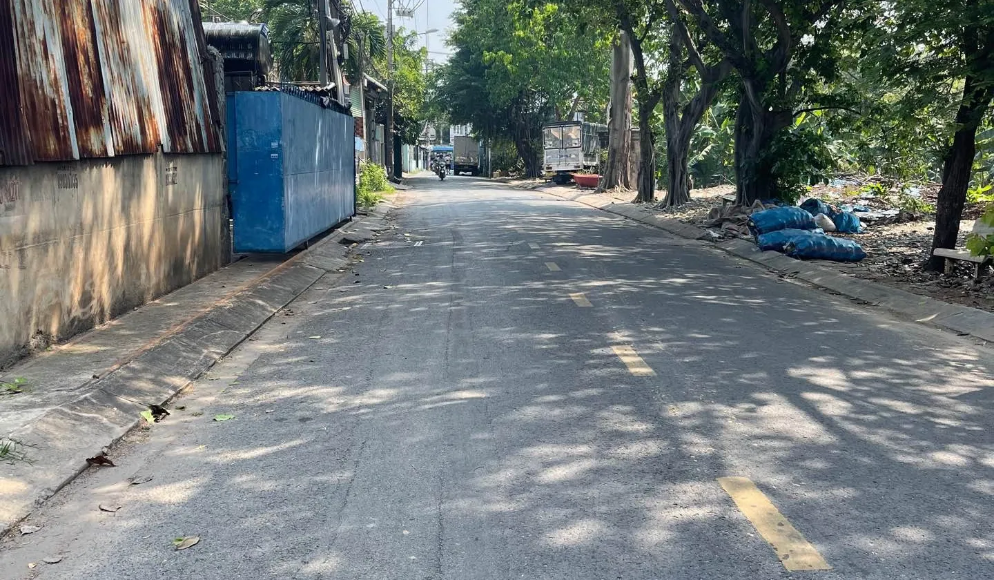 Nhà 3 tầng, 4x17m, đường nhựa thông, kề chợ đầu mối Hóc Môn... Bán nhà mặt phố tại Xuân Thới Sơn, Hồ Chí Minh 01
