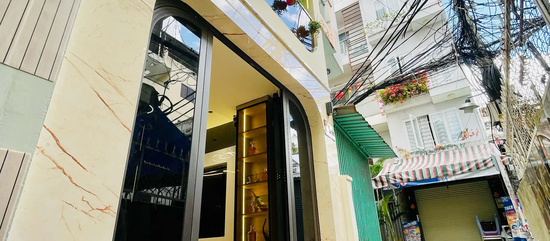 Xe hơi Nhà đẹp Phú Nhuận, có cửa sau thoát hiểm, phòng ngủ trệt 116/100 Nhiêu Tứ... Bán nhà riêng tại Cầu Kiệu, Hồ Chí Minh 01