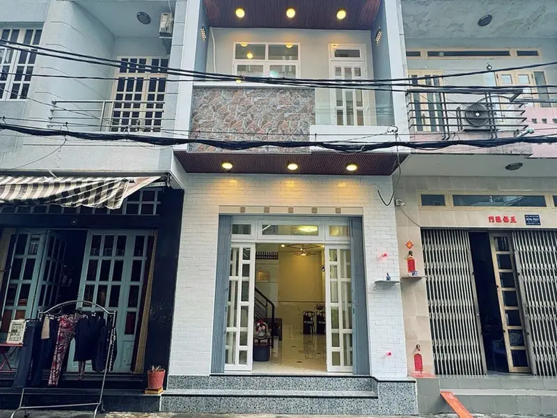 Nhà riêng 4 tầng có sân rộng tại quận Bình Tân với giá hấp dẫn... Bán nhà riêng tại Bình Tiên, Hồ Chí Minh 01