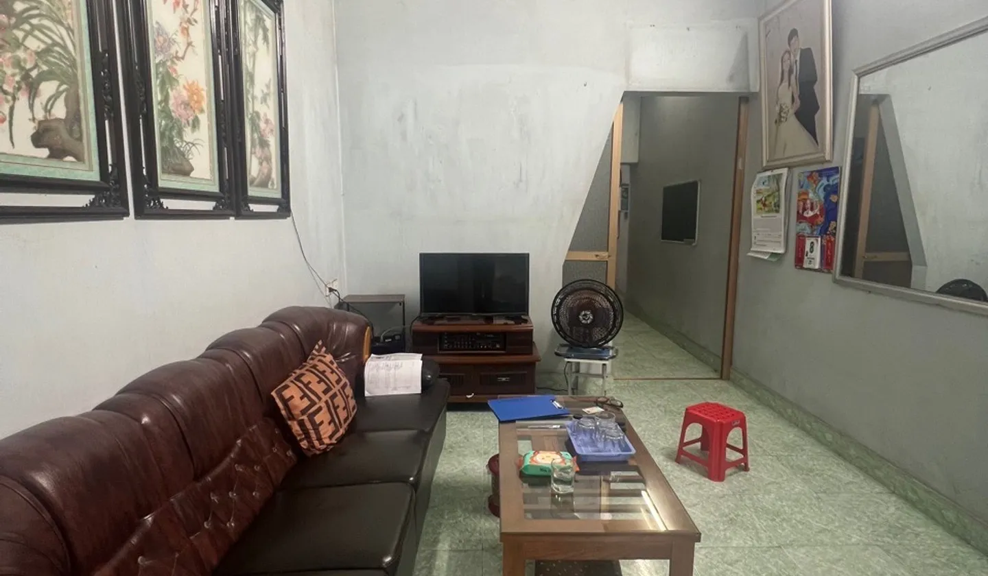 Nhà Ngõ Đường Trần Phú Cao Xanh- Ô Tô Đỗ Cửa 24/7 - 110m2 - Chỉ hơn 1 Tỷ... Bán nhà riêng tại Cao Xanh, Quảng Ninh 01