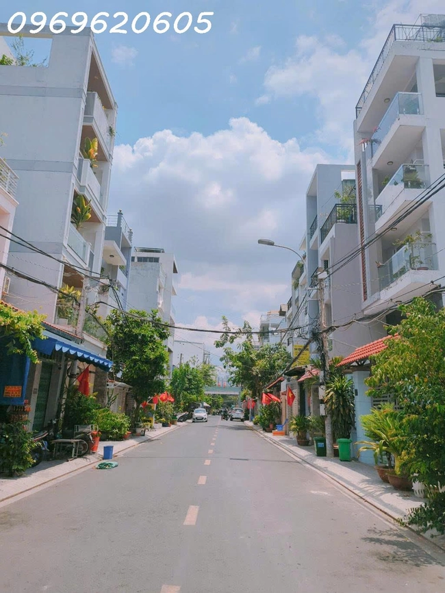Bán Nhà Quận 7, nhà MỚI Ở NGAY, ngang lớn 5m, giá chỉ nhỉnh 3 tỷ tại Hồ Chí Minh 03