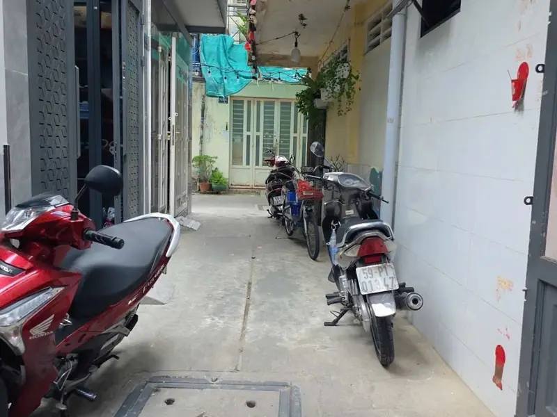 Bán nhà 2 tầng hướng Tây Nam gần chợ xã Trần Văn Quang... Bán nhà riêng tại Bảy Hiền, Hồ Chí Minh 01