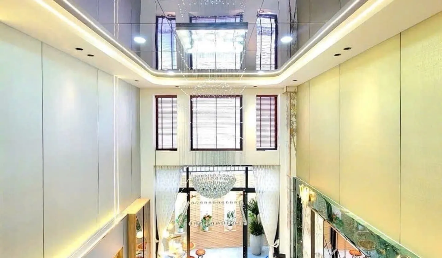 Nhà Phong Cách Hiện Đại Gần Trường Học Lớn, Có Thang Máy... Bán nhà riêng tại An Hội Đông, Hồ Chí Minh 01