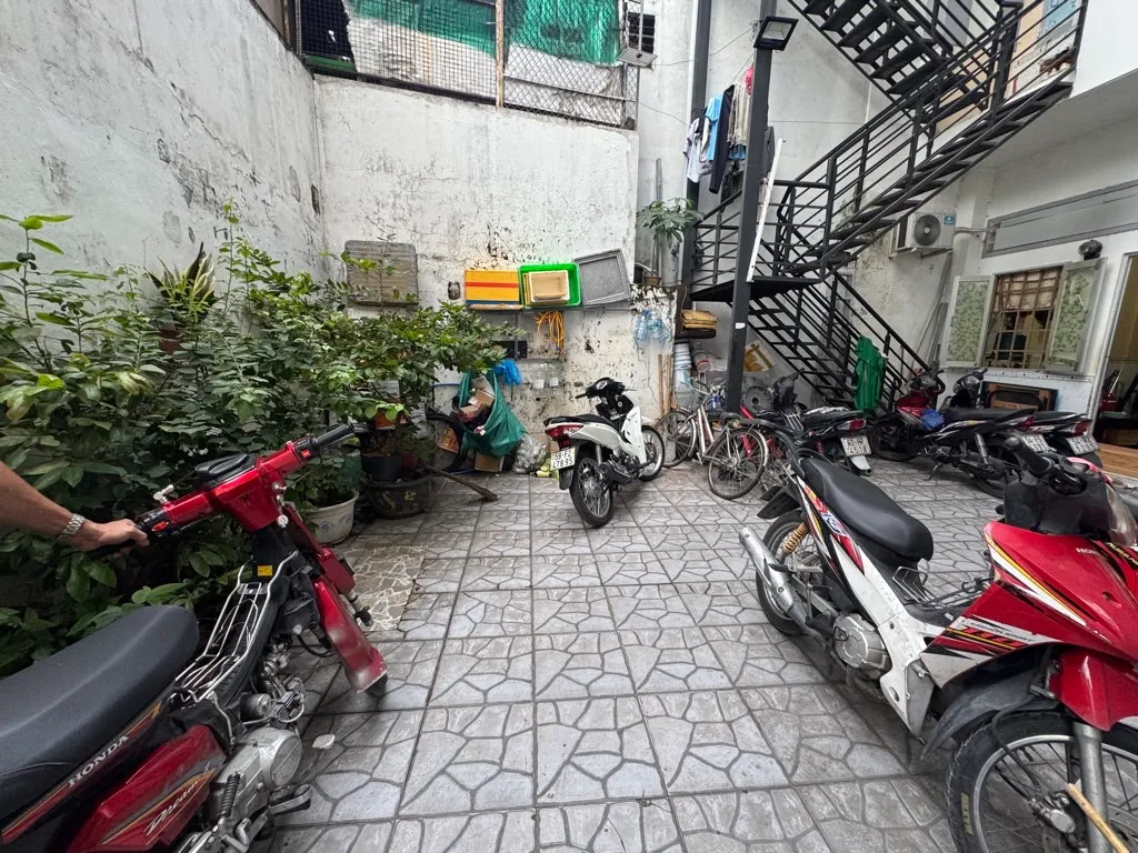 Bán nhà 4 tầng, 148m2, mặt tiền lớn tại Quận 10... Bán owner_side tại Hòa Hưng, Hồ Chí Minh 01
