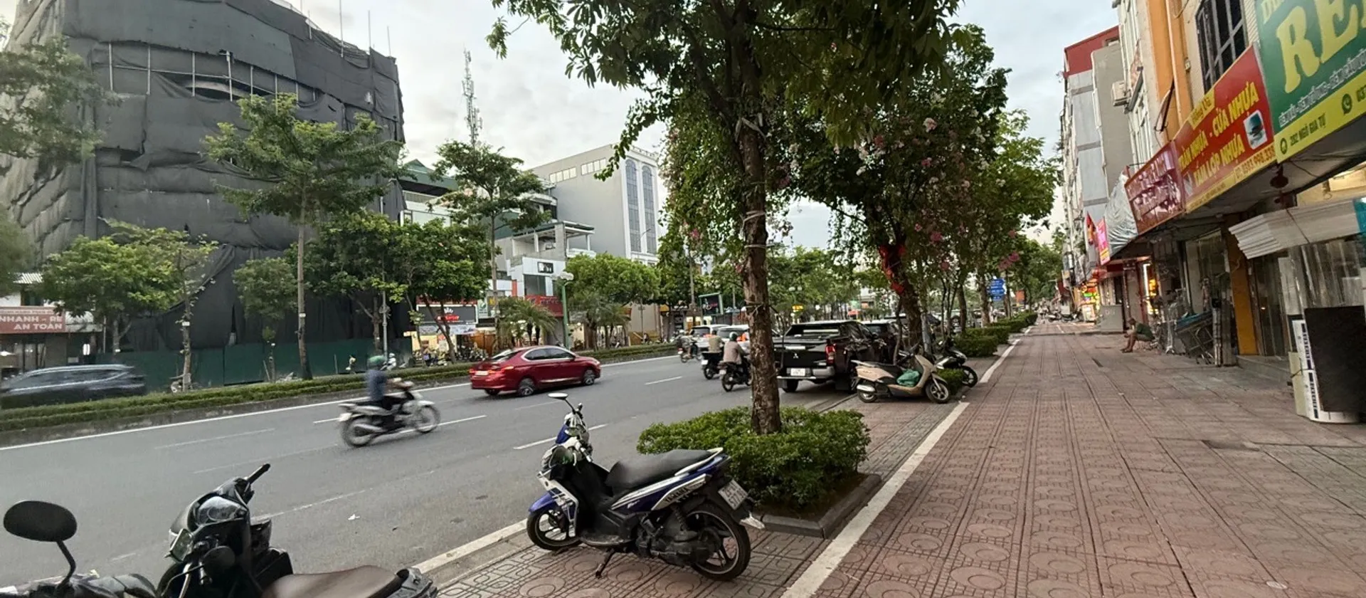 Nhà mặt phố Ngô Gia Tự 3.5 tầng kinh doanh sầm uất, vỉa hè rộng... Bán nhà mặt phố tại Việt Hưng, Hà Nội 01