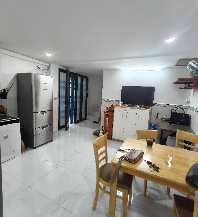 Nhà lô góc 3 tầng tại Quận Phú Nhuận, diện tích 46.1m2 với 5 phòng ngủ... Bán nhà riêng tại Đức Nhuận, Hồ Chí Minh 01