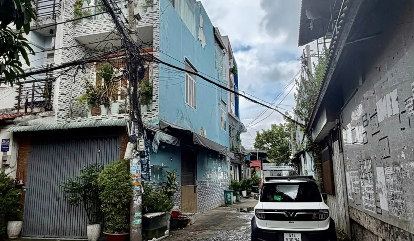 Nhà lô góc 2 mặt tiền hẻm, giá tốt tại Bình Tân, sổ hồng riêng... Bán nhà riêng tại Bình Hưng Hòa, Hồ Chí Minh 01