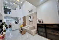 MUỐN MUA NHÀ ĐẸP, FULL NỘI THẤT, Ô TÔ VÀO GẦN LÊ VĂN THỌ?
🏡 Căn nhà 3 tầng thiết kế gọn đẹp,... Bán nhà riêng tại Thông Tây Hội, Hồ Chí Minh 07