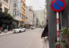 #LẠC LONG QUÂN - #TÂY HỒ - VỊ TRÍ SIÊU HIẾ.M - 6 TẦNG - #THANG MÁY - MẶT PHỐ - VỈA HÈ - VIEW HỒ TÂY... Bán nhà riêng tại Tây Hồ, Hà Nội 02