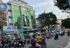 Nhà 3 tầng xinh xắn gần mặt tiền Thành Thái quận 10... Bán nhà riêng tại Hòa Hưng, Hồ Chí Minh 01