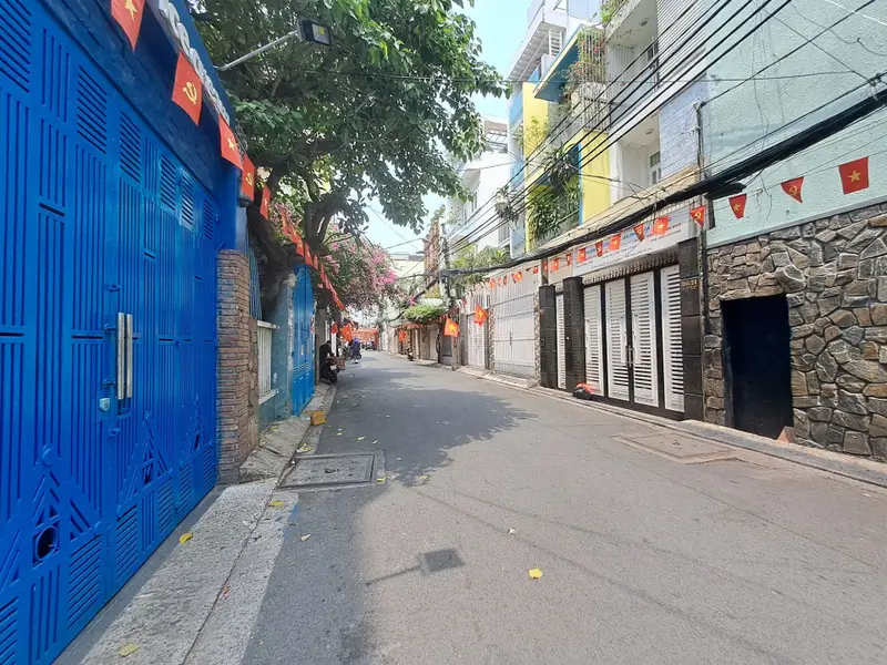 Nhà 2 tầng hẻm xe hơi Q3, vị trí đắc địa, xây mới thỏa thích... Bán nhà riêng tại Nhiêu Lộc, Hồ Chí Minh 01