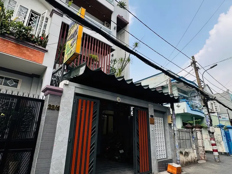 GIẢM 1 TỶ – GIÁ MỚI 17,5 TỶ – BIỆT PHỦ GẦN CÔNG VIÊN LÀNG HOA
🏡 6 × 18m | 108m² | 1 trệt + 3 lầu... Bán nhà riêng tại Thông Tây Hội, Hồ Chí Minh 01