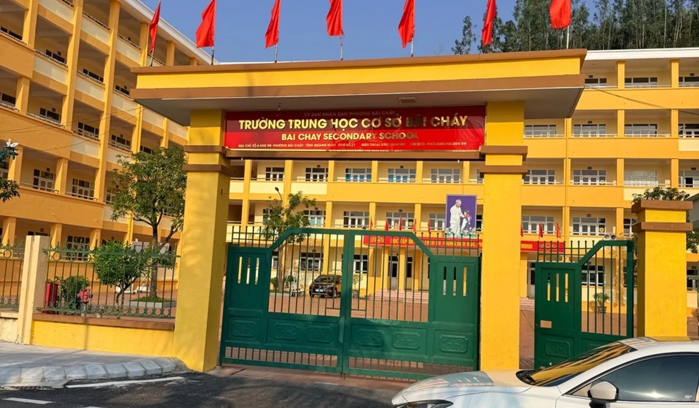 Bán khách sạn 7 tầng mới tại Bãi Cháy với 12 phòng tiện nghi và doanh thu ổn định... Bán nhà mặt phố tại Bãi Cháy, Quảng Ninh 01