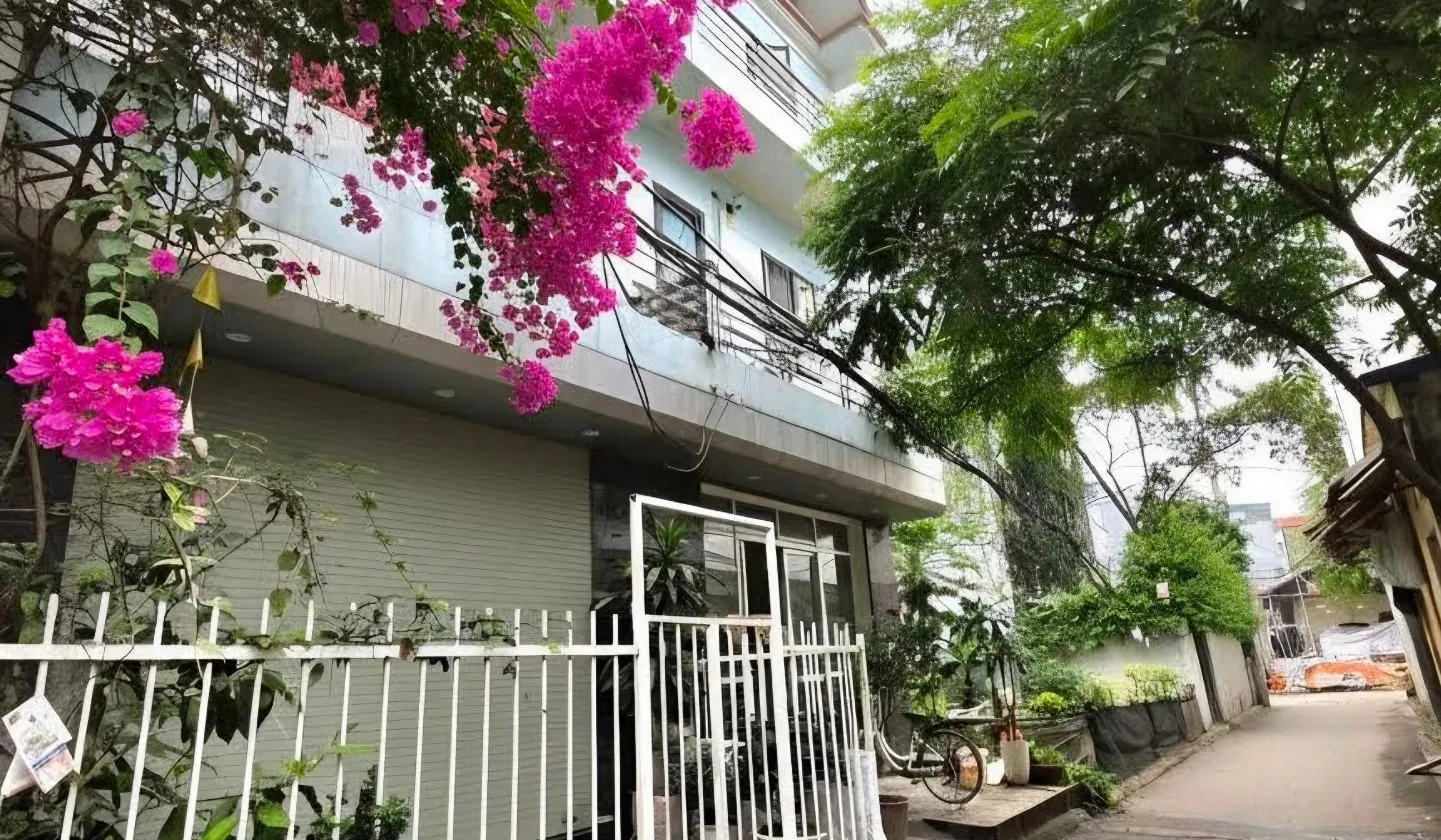 BÁN NHÀ BÁT KHỐI 95.7M2- 3 TẦNG - NGÕ THÔNG Ô TÔ - GẦN HỒ ĐIỀU HÒA - 14.8 Tỷ... Bán nhà riêng tại Long Biên, Hà Nội 01