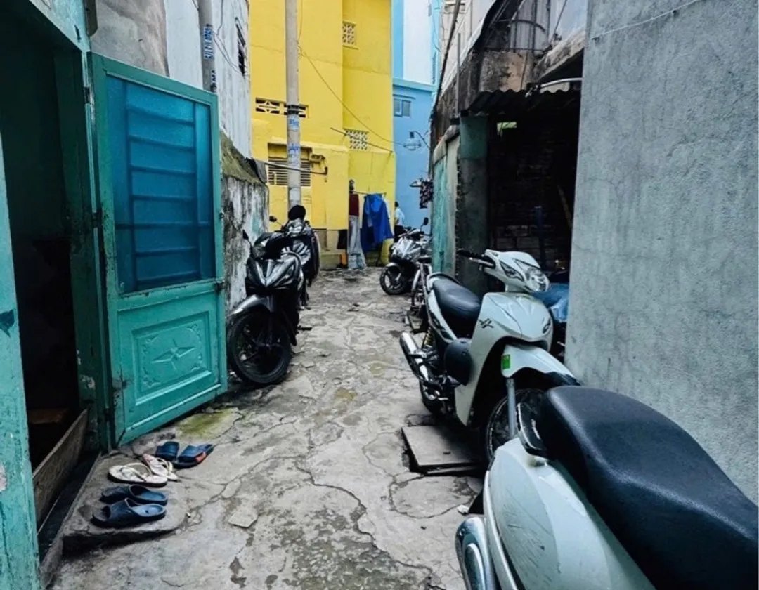 Nhà 3 tầng nhỏ xinh, vị trí đắc địa ngay trung tâm quận 8... Bán nhà riêng tại Phú Định, Hồ Chí Minh 01