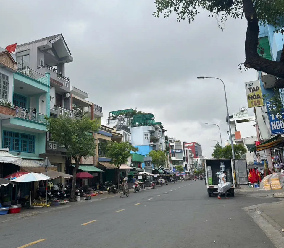 Giảm Sâu 2Tỷ,Mặt tiền kinh doanh đa ngành có thang máy tự khai thác 1,2Tỷ/Năm Sát bên Phan Đăng Lưu... Bán nhà mặt phố tại Bình Lợi Trung, Hồ Chí Minh 01