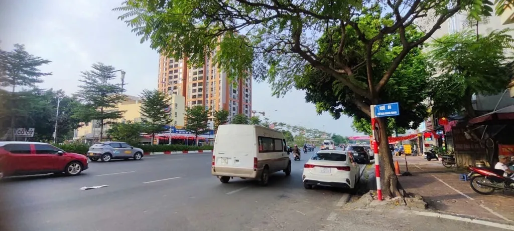 Bán nhà mới 6 tầng tại Long Biên, vị trí vàng gần cầu Vĩnh Tuy, giá 11.8 tỷ... Bán nhà riêng tại Phúc Lợi, Hà Nội 01