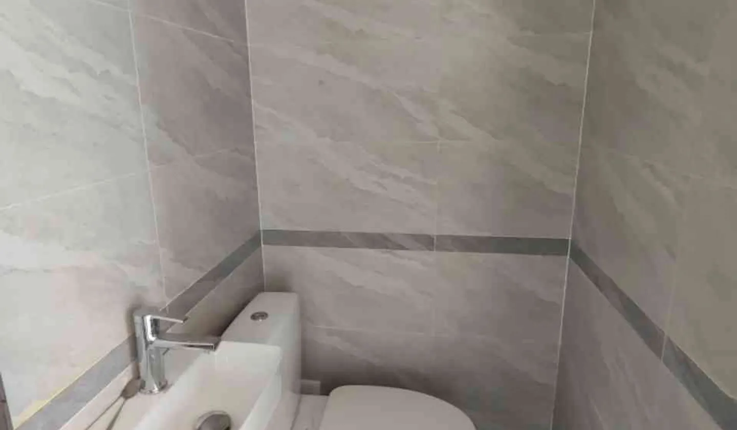 Nhà mặt phố Lạch Tray, nằm tại vị trí trung tâm thành phố, phù hợp kinh doanh và an cư... Bán nhà mặt phố tại Gia Viên, Hải Phòng 01