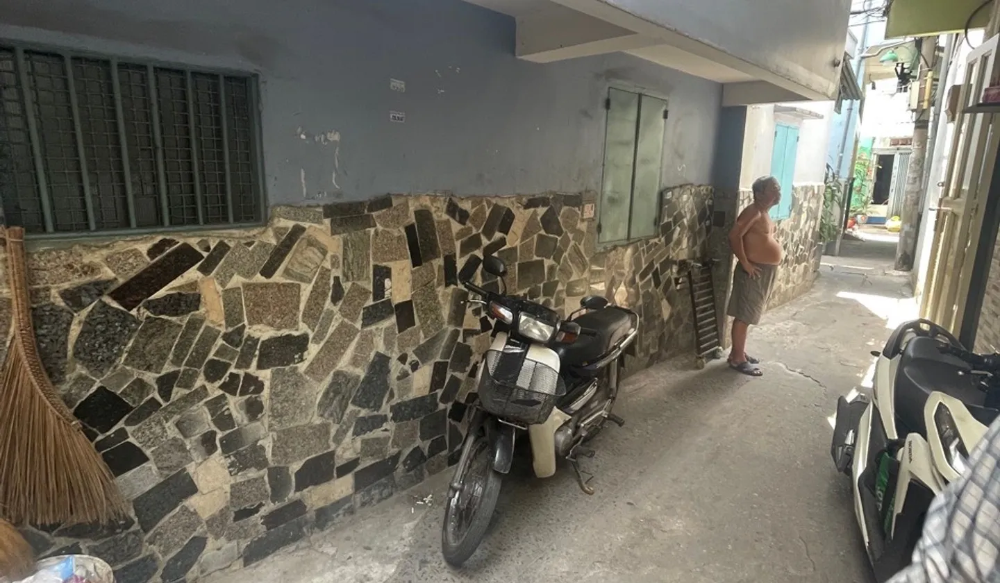 Nhà 2 tầng tiện nghi ngay trung tâm Quận 8, giá hợp lý... Bán nhà riêng tại Bình Đông, Hồ Chí Minh 01