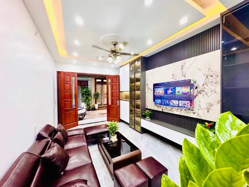 Cơ hội sở hữu nhà 5 tầng tại Thịnh Liệt, vị trí phân lô ô tô tải đỗ cửa hiếm có... Bán nhà riêng tại Hoàng Mai, Hà Nội 01