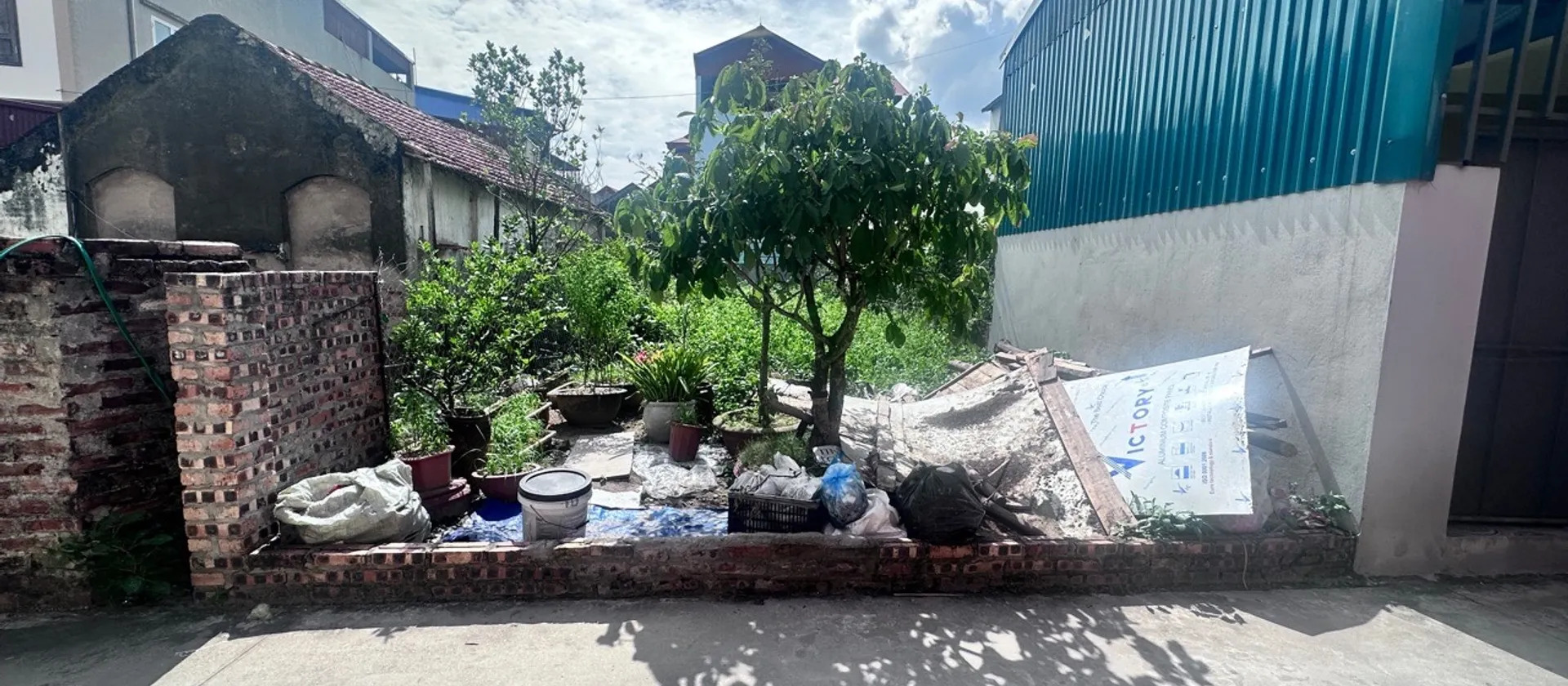 97M² GẦN VÒNG XUYẾN VĂN GIANG – 3 BƯỚC RA HỒ ĐIỀU HÒA! 🔥
💥 MT 5M – NGÕ Ô TÔ THÔNG – LOANH QUANH 6... Bán đất tại Long Hưng, Hưng Yên 01