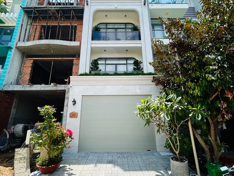 Nhà mặt phố giá tốt ven công viên - Thang máy, Full nội thất, đáng sở hữu ngay... Bán nhà mặt phố tại Tân Mỹ, Hồ Chí Minh 01