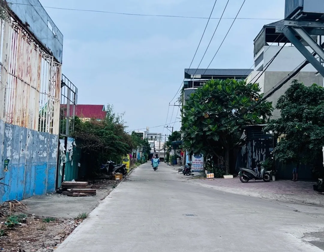 🏡🔥 BÁN NHÀ ĐẸP 🔥 BẰNG GIÁ ĐẤT TẠI KHU VỰC
📐 120,7m² – ngang 6m x dài 20,1m... Bán nhà mặt phố tại Hiệp Phước, Hồ Chí Minh 01