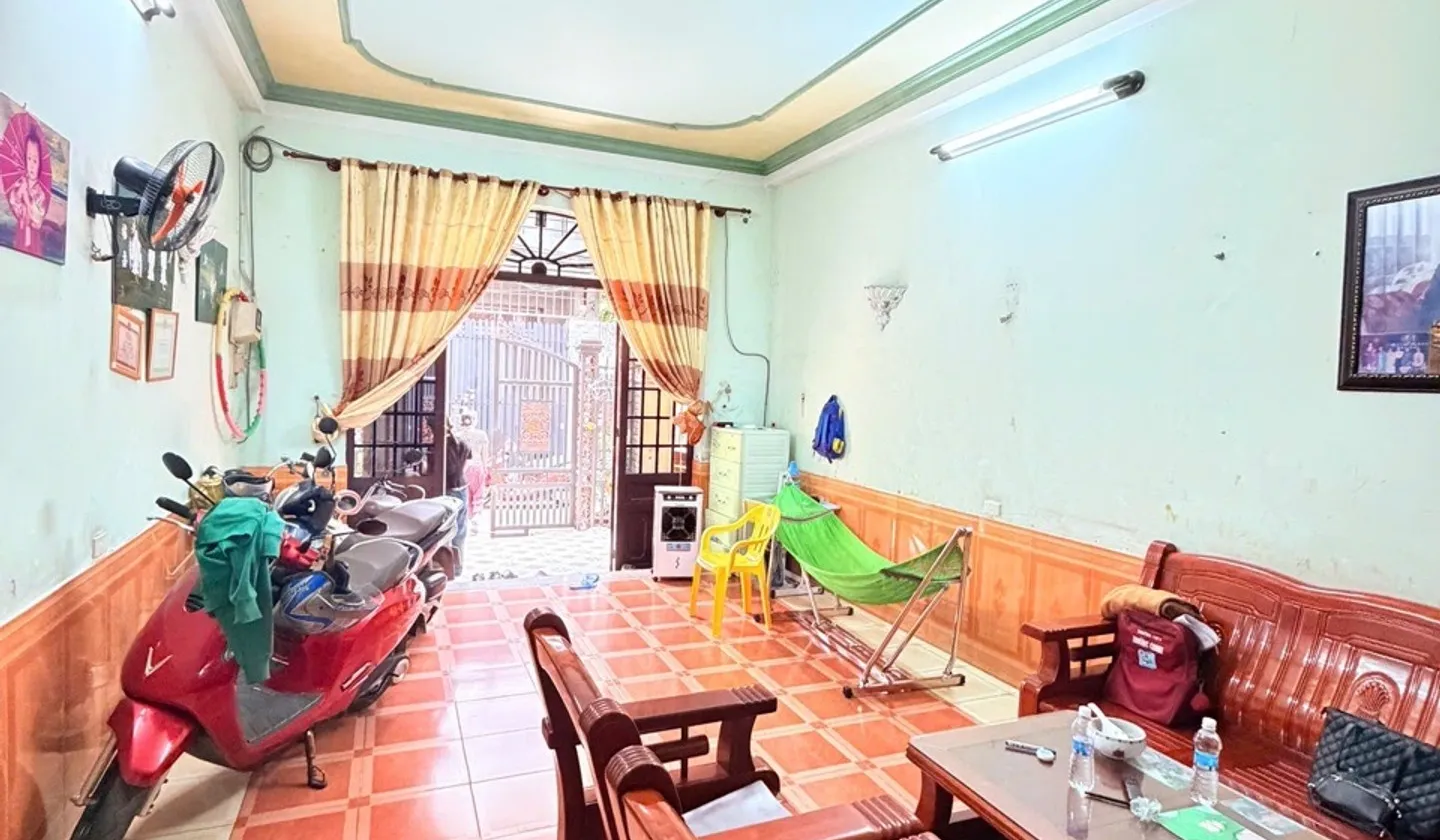 Bán nhà 3 tầng gần sân bay, 71m2 tại Tân Bình giá 6.4 tỷ... Bán nhà riêng tại Tân Sơn, Hồ Chí Minh 01