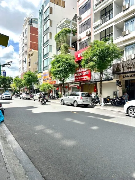 Khu phố Tây Bùi viện
 2lầu-vài bước ra Bùi viện.... Bán nhà riêng tại Bến Thành, Hồ Chí Minh 01
