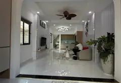 •	Hẻm xe hơi rộng rãi, thông tứ hướng
	•	Khu dân cư an ninh, yên tĩnh
	•	Gần mặt tiền, thuận tiện... Bán nhà riêng tại Phú Thọ Hòa, Hồ Chí Minh 01