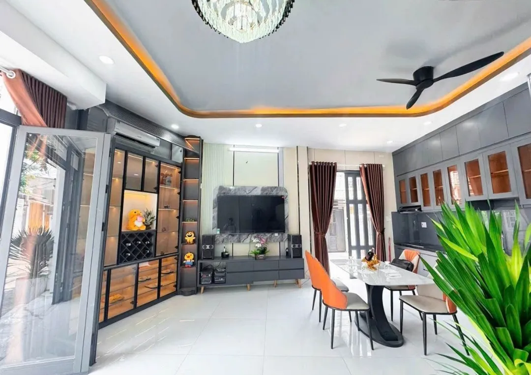 🔥🔥 NHÀ GÓC 2 MẶT TIỀN – NGANG 8M – XE HƠI TRÁNH 3 CHIẾC – ĐẬU XE THOẢI MÁI TRƯỚC NHÀ 🔥🔥... Bán nhà riêng tại Nhà Bè, Hồ Chí Minh 01