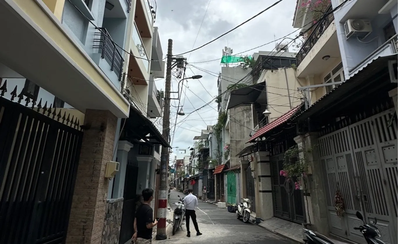 Nhà đẹp hẻm ô tô tránh quận Tân Phú giá chỉ 8,8 tỷ... Bán nhà riêng tại Phú Thạnh, Hồ Chí Minh 01