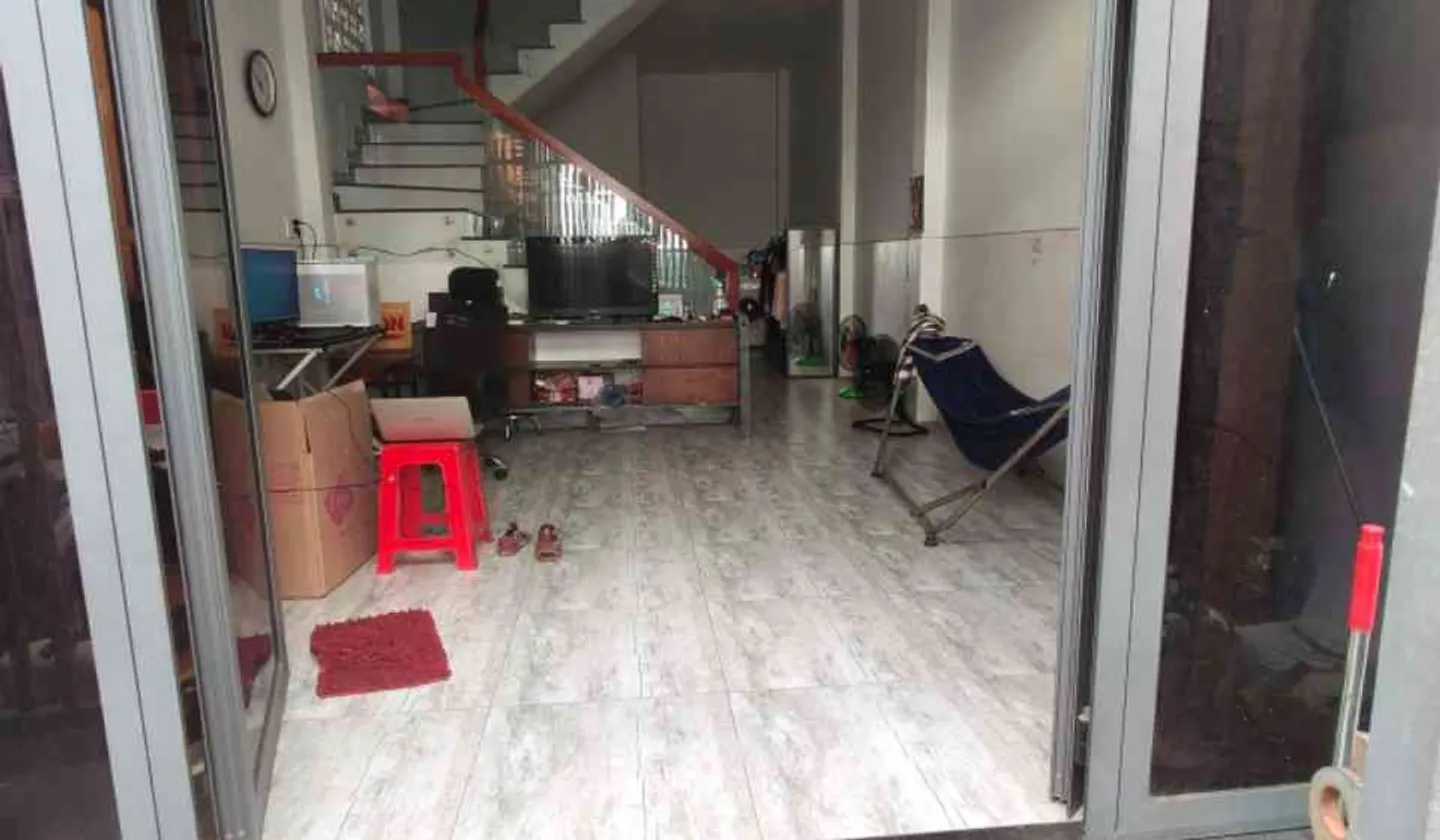 Nhà mới 2 tầng rộng 61m² tại Phường Trung Mỹ Tây, tiện lợi gần chợ Tân Chánh Hiệp... Bán nhà riêng tại Trung Mỹ Tây, Hồ Chí Minh 01