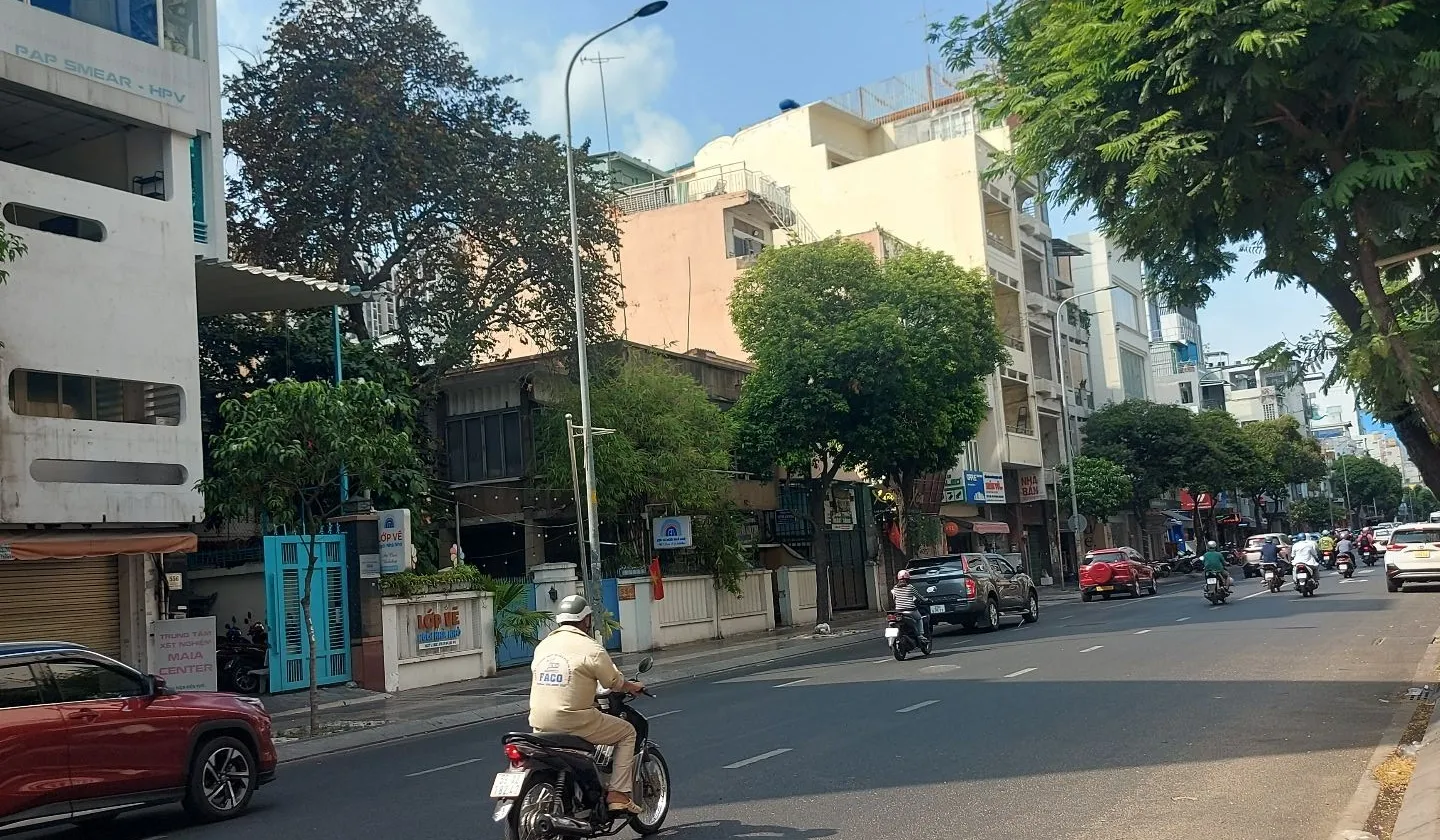 Nhà mặt phố đẳng cấp tại trung tâm Quận 3 với vị trí vàng và không gian tiện nghi... Bán nhà mặt phố tại Bàn Cờ, Hồ Chí Minh 01