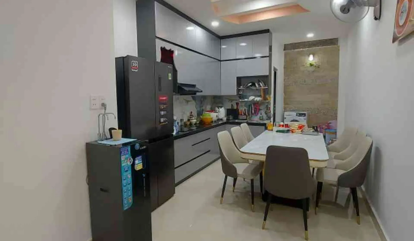 Nhà đẹp 4 lầu, nở hậu tại Nguyễn Đình Chính, PN. Rộng rãi,nhiều phòng phù hợp gia đình nhiều thế hệ... Bán nhà riêng tại Cầu Kiệu, Hồ Chí Minh 01