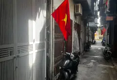 Nhà phânlô 3 tầng cũ xây chắc , ngõ rộng tại trung tâm LongBiên, giá 4.7tỷ còn thương lượng tốt 🍀... Bán nhà riêng tại Long Biên, Hà Nội 01