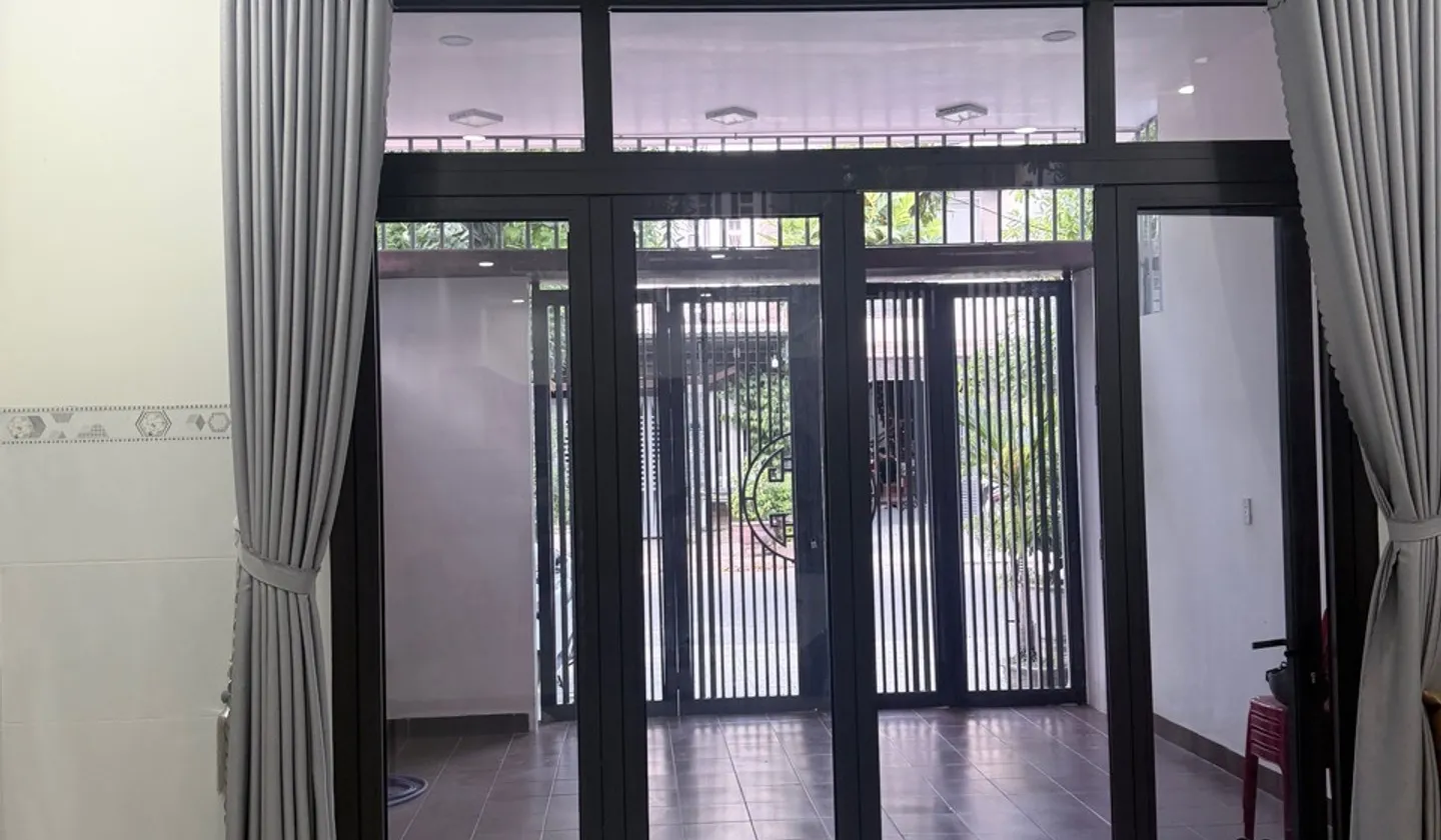 Bán nhà mặt phố 3 tầng diện tích 100m2 tại Trịnh Lỗi, mặt tiền 5m, giá 12 tỷ.... Bán nhà mặt phố tại Ngũ Hành Sơn, Đà Nẵng 01
