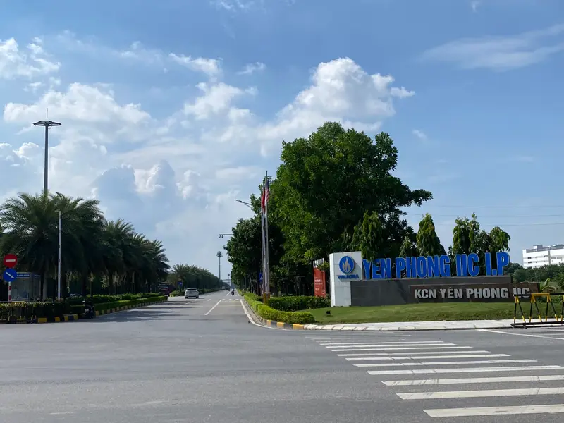 B.Á.N N.H.À YÊN TRUNG - LÔ GÓC MT 6M - 3 MẶT THOÁNG - NGÕ THÔNG - Ô TÔ QUA - 2,66 T.Ỷ... Bán nhà riêng tại Yên Phong, Bắc Ninh 01