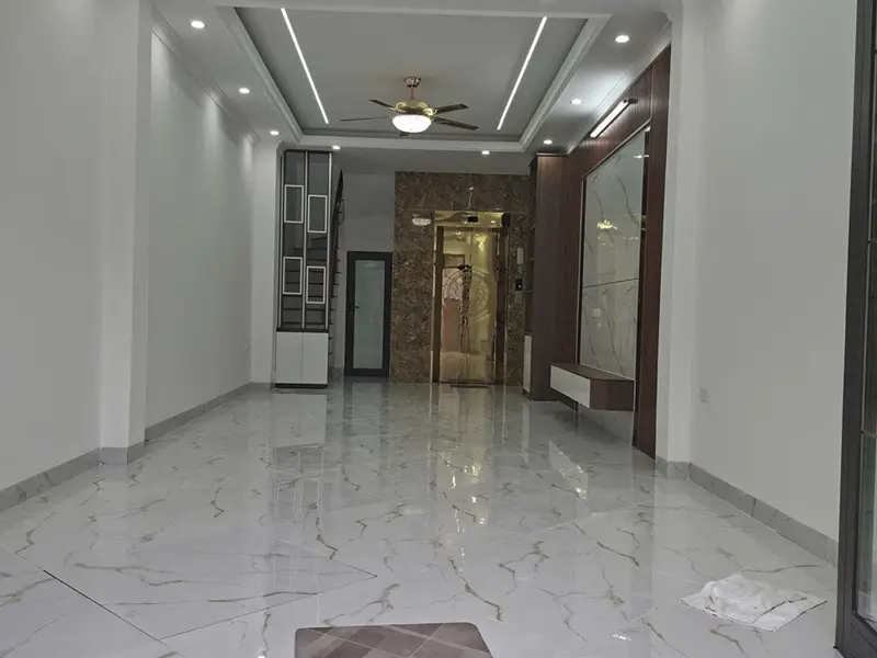 Chủ Cắt Lỗ Bán Gấp Hạ Gần 2 tỷ Nhà Thang máy -6 ngủ rộng thoáng - Ngay Aeon Mail Long Biên... Bán nhà riêng tại Long Biên, Hà Nội 01