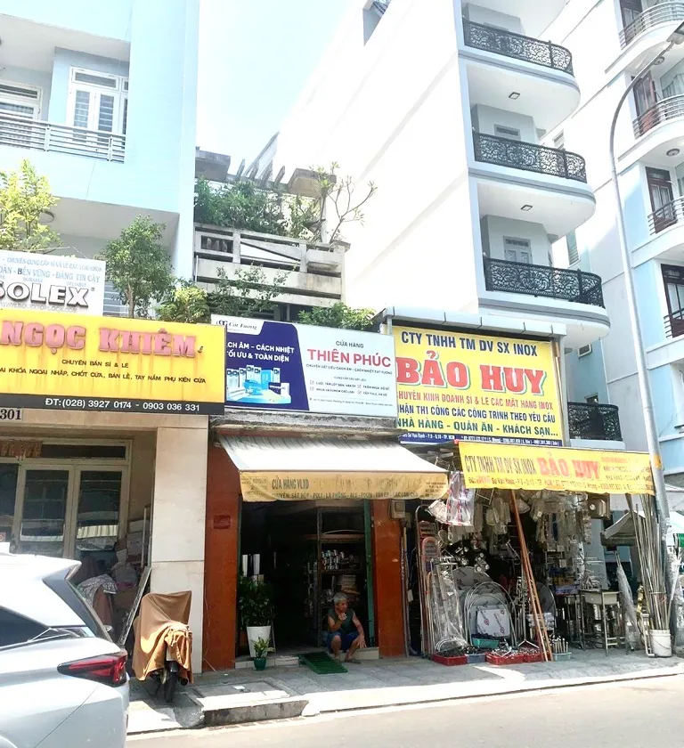 Nhà mặt phố Quận 10 rộng rãi – Đón đầu cơ hội kinh doanh sầm uất... Bán nhà mặt phố tại Hòa Hưng, Hồ Chí Minh 01