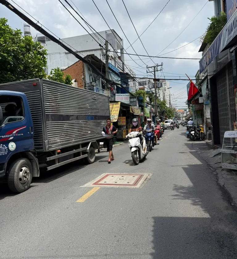 Bán nhà 3 tầng mặt tiền 4.2m tại phường 10, quận Tân Bình, giá 6.4 tỷ... Bán owner_side tại Bảy Hiền, Hồ Chí Minh 01