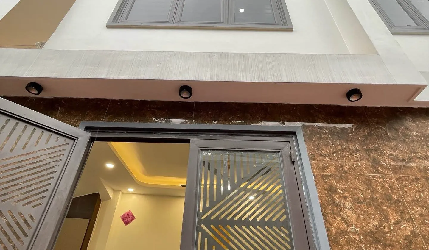 Nhà 5 tầng lô góc, nội thất cao cấp, gần chợ Đồng Dinh, Quận Long Biên... Bán nhà riêng tại Long Biên, Hà Nội 01