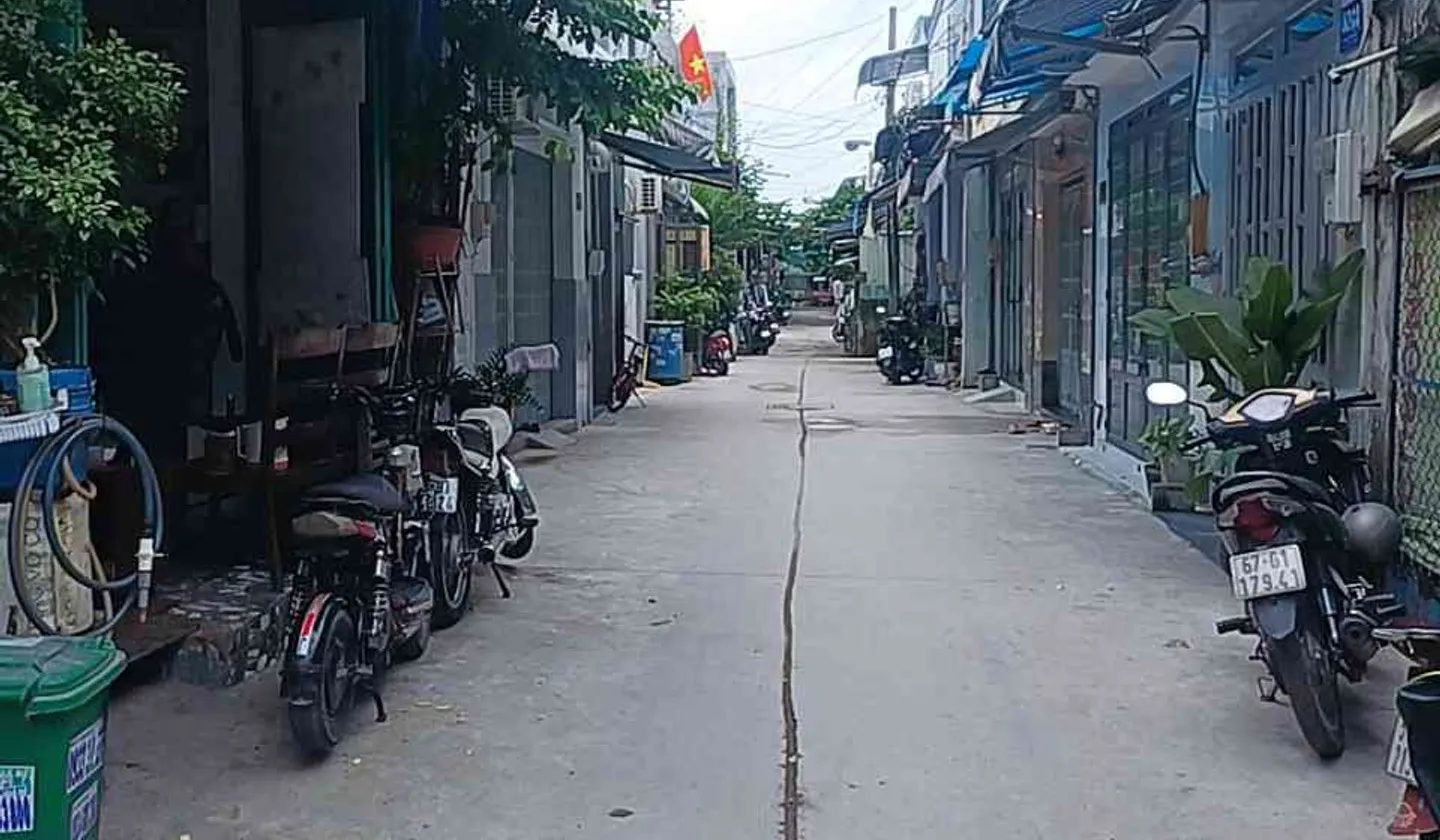 TỈNH LỘ 10, CHỢ BÀ HOM, HẺM XE TẢI DT 84M2 NGANG 5, CÓ DÒNG TIỀN 120TR, NHỈNH 4 TỶ... Bán nhà riêng tại Bình Tân, Hồ Chí Minh 01