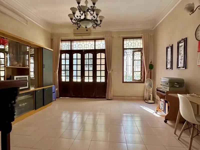 Bán nhà riêng 4.5 tầng tại Phường Kim Liên, Hà Nội, thiết kế 6 phòng khép kín, vị trí tiện lợi... Bán nhà riêng tại Kim Liên, Hà Nội 01