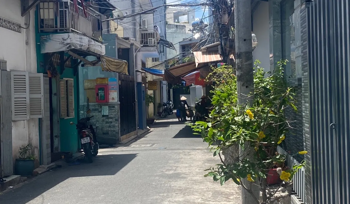 Bán nhà 2 tầng hẻm ô tô gần Cách Mạng Tháng 8, diện tích 33m², giá 5 tỷ đồng... Bán nhà riêng tại Tân Sơn Nhất, Hồ Chí Minh 01