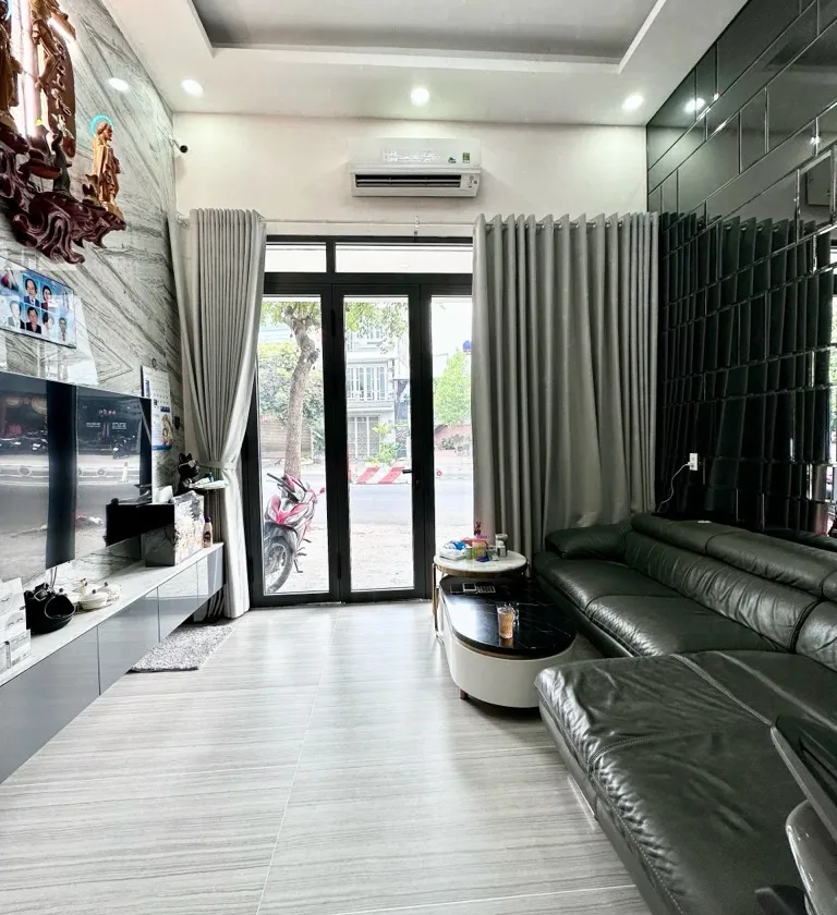 Cơ hội hiếm có sở hữu nhà mặt tiền 5 tầng tại đường Nguyễn Sơn, Phú Thọ Hòa với giá tốt... Bán nhà mặt phố tại Phú Thọ Hòa, Hồ Chí Minh 01