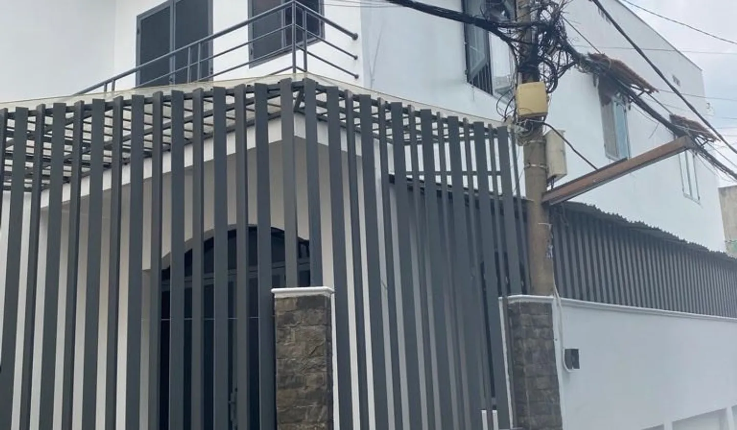 Cơ hội hiếm có sở hữu nhà góc 2 tầng vị trí vàng quận 12, giá tốt... Bán nhà riêng tại Đông Hưng Thuận, Hồ Chí Minh 01