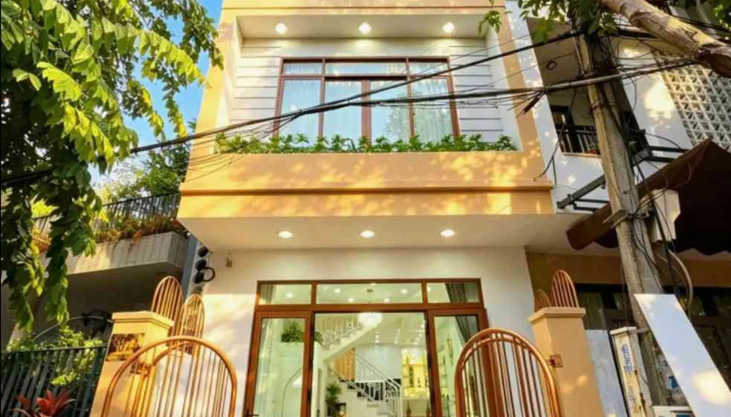Cơ Hội Hiếm Có Nhà Mặt Phố Trưng Nữ Vương 4 Tầng Sang Trọng... Bán nhà mặt phố tại Hải Châu, Đà Nẵng 01