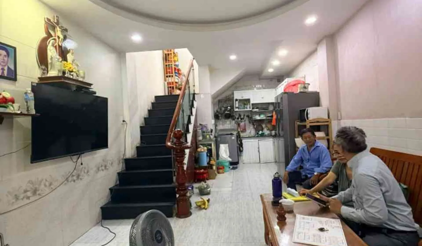 Nhà 2 tầng xinh xắn tại Nơ Trang Long - tiện nghi, gần chợ... Bán nhà riêng tại Bình Thạnh, Hồ Chí Minh 01